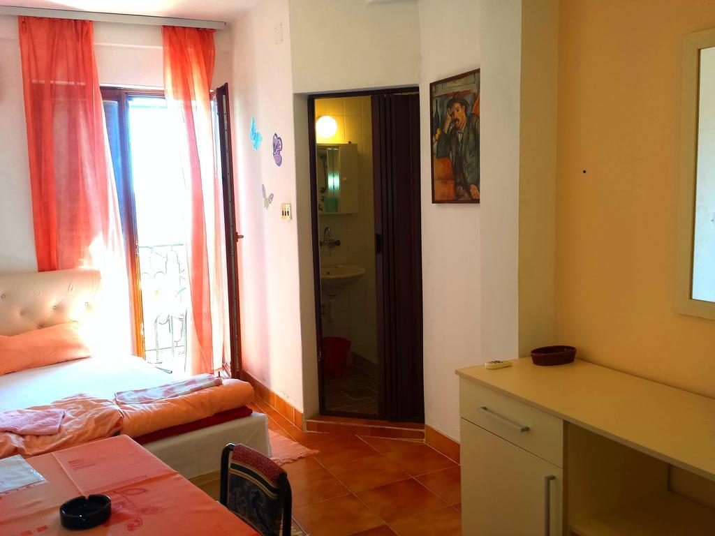 Apartments Prag Ulcinj Rom bilde